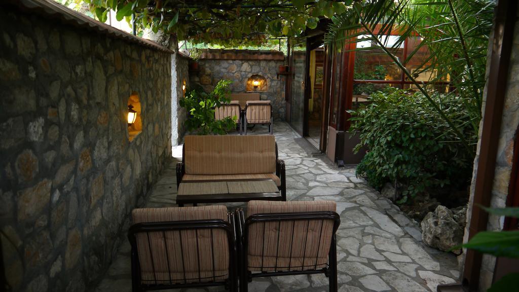 Hotel Ambiente Podgorica Kültér fotó
