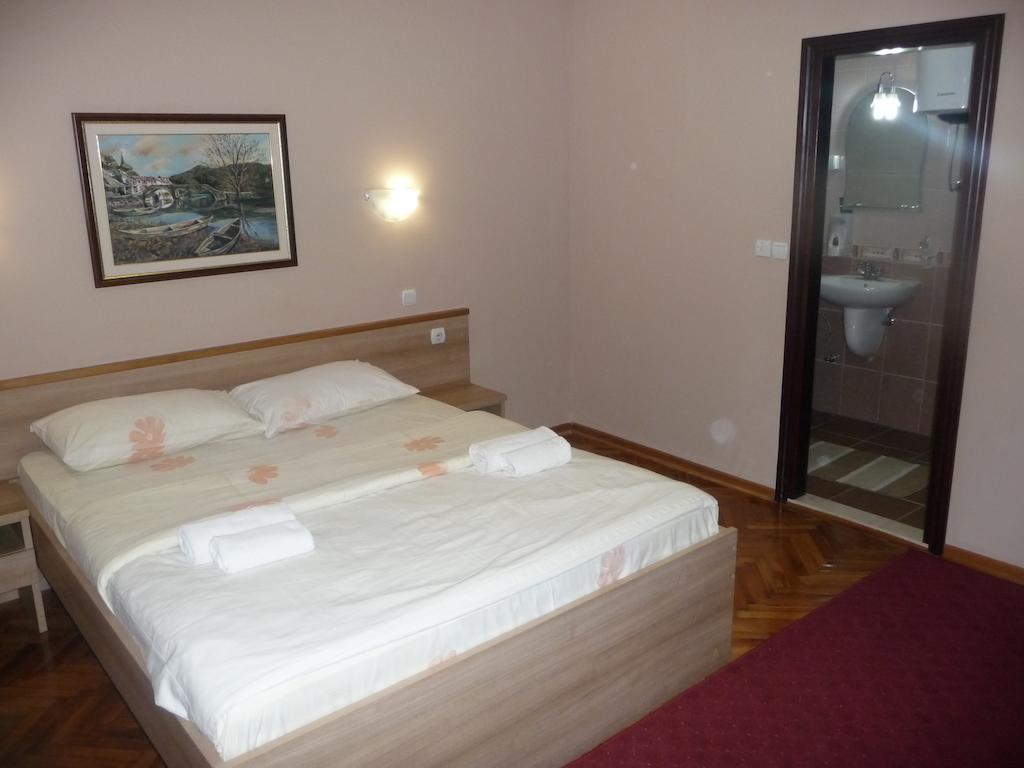 Hotel Ambiente Podgorica Szoba fotó