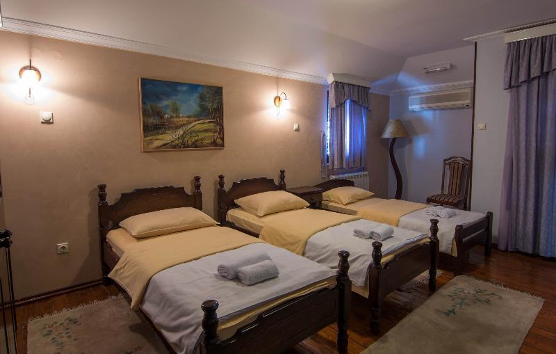 Hotel Ambiente Podgorica Kültér fotó
