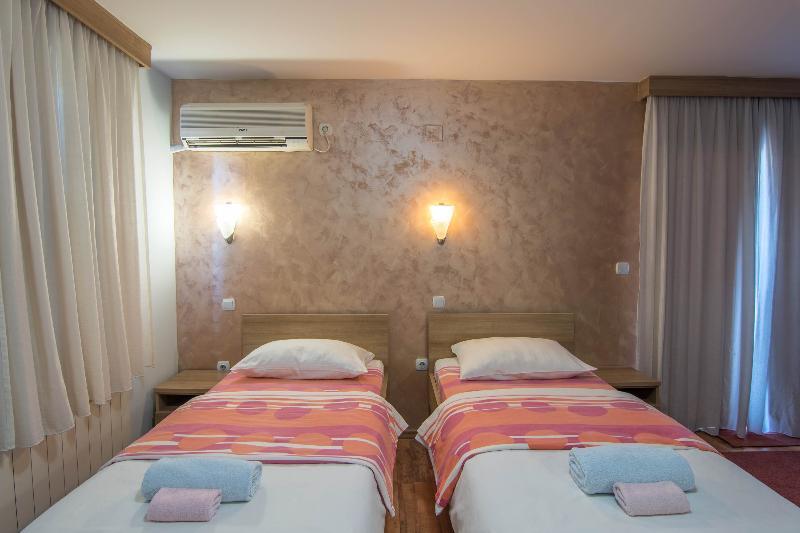 Hotel Ambiente Podgorica Kültér fotó