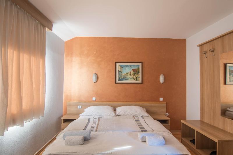 Hotel Ambiente Podgorica Kültér fotó